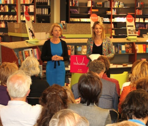 Karen Romme en Marlous Mutsaers tijdens de presentaties van het boek Ondernemersseks